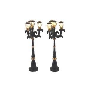 Lampioni stile liberty con luci bianche calde